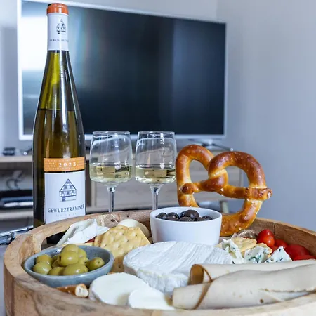 Nid Douillet En Alsace, Pros Et Familles Thann