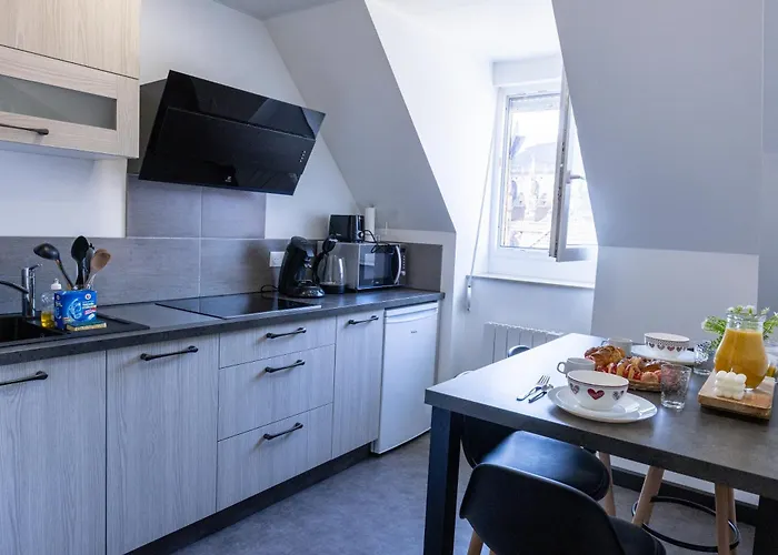 Nid Douillet En Alsace, Pros Et Familles Daire *