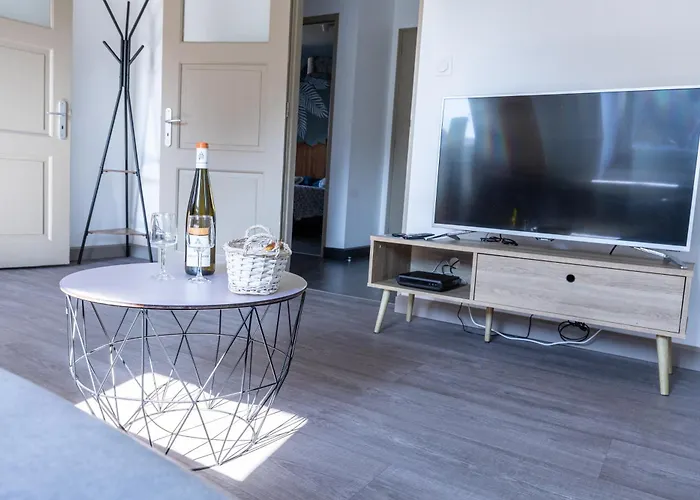 Nid Douillet En Alsace, Pros Et Familles *