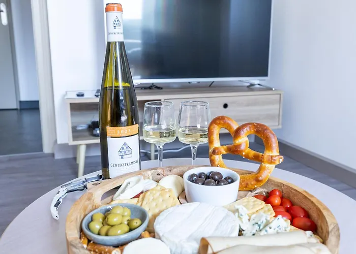 Nid Douillet En Alsace, Pros Et Familles * Thann